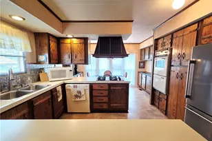 105 Virginia Ave, Elyria, OH 44035 - Photo 8
