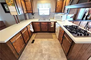 105 Virginia Ave, Elyria, OH 44035 - Photo 6
