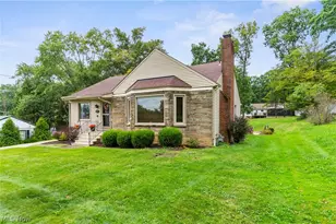 102 Hilltop Blvd, Canfield, OH 44406 - Photo 2