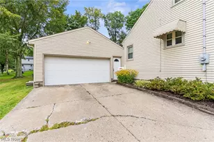 102 Hilltop Blvd, Canfield, OH 44406 - Photo 4