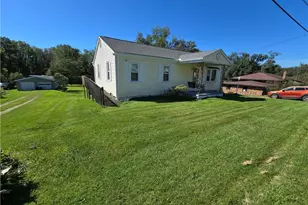 161 Benson Ln, Steubenville, OH 43952 - Photo 2