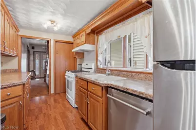 608 Delaware Street, Martins Ferry, OH 43935 - Photo 18