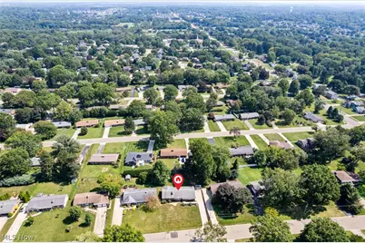 204 Sutton Avenue NE, North Canton, OH 44720 - Photo 2