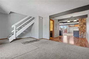 1605 Treetop Trail, Akron, OH 44313 - Photo 4
