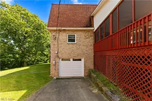 271 Seneca St, Weirton, WV 26062 - Photo 38