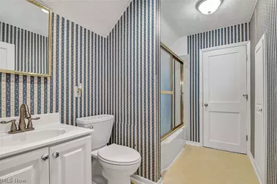 13305 Hazelwood Avenue, Oakwood, OH 44107 - Photo 26