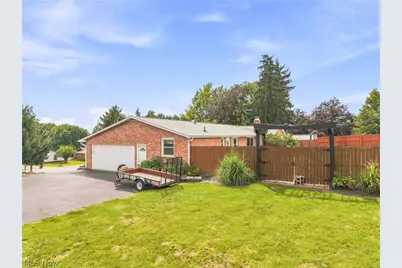 2215 Tamarack Circle NE, Canton, OH 44721 - Photo 4