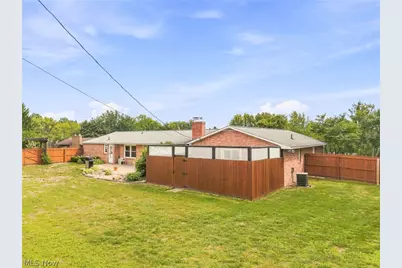 2215 Tamarack Circle NE, Canton, OH 44721 - Photo 8