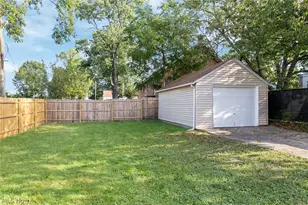 827 Davies Ave, Akron, OH 44306 - Photo 30