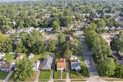 827 Davies Avenue, Akron, OH 44306 - Photo 2