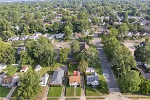 827 Davies Ave, Akron, OH 44306 - Photo 2