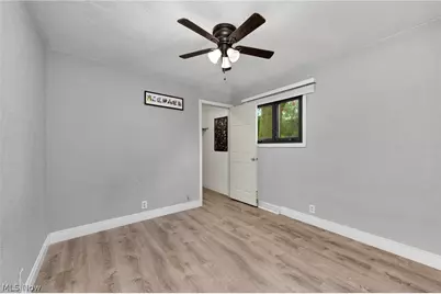 4417 Queen Anne Avenue, Lorain, OH 44052 - Photo 20