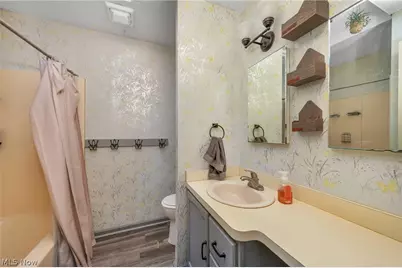 4417 Queen Anne Avenue, Lorain, OH 44052 - Photo 24