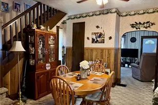 314 W 3rd St, Uhrichsville, OH 44683 - Photo 8