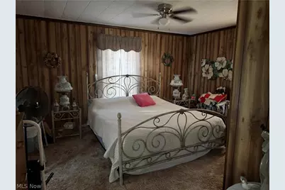 314 W 3rd Street, Uhrichsville, OH 44683 - Photo 18