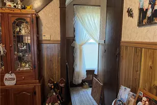 314 W 3rd St, Uhrichsville, OH 44683 - Photo 10