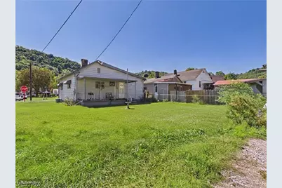 56031 W 2nd Street, Bridgeport, OH 43912 - Photo 2