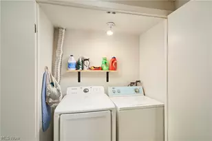 72 Nottoway Ct, Akron, OH 44313 - Photo 14