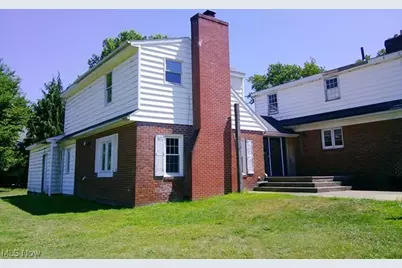 215 48th Street NW, Canton, OH 44709 - Photo 2