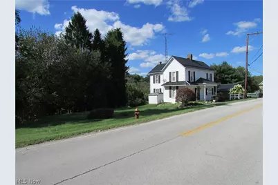 875 Washington, Bergholz, OH 43908 - Photo 4