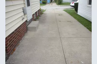 12503 Carrington Avenue, Loveland, OH 44135 - Photo 4