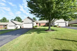90 Montgomery Ln, Canfield, OH 44406 - Photo 2