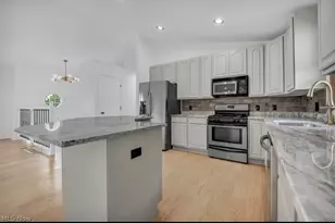 10142 Hillcrest Rd, Kirtland, OH 44094 - Photo 6