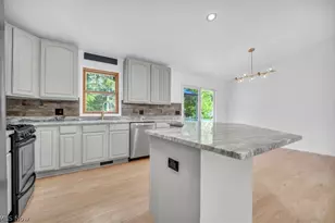 10142 Hillcrest Rd, Kirtland, OH 44094 - Photo 8