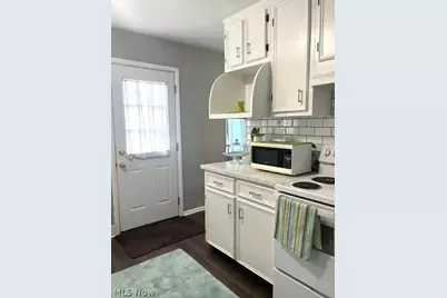 902 Warrington Road, Akron, OH 44320 - Photo 10