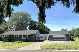 902 Warrington Rd, Akron, OH 44320 - Photo 2