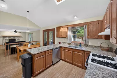 8307 Old Post Road, Olmsted Falls, OH 44138 - Photo 10