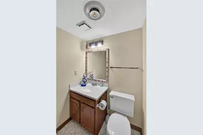 8307 Old Post Road, Olmsted Falls, OH 44138 - Photo 18
