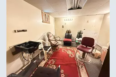 569 Edgewood Avenue, Akron, OH 44307 - Photo 18