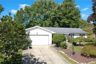 144 Runnemede Dr, Youngstown, OH 44512 - Photo 4
