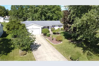 144 Runnemede Drive, Youngstown, OH 44512 - Photo 2