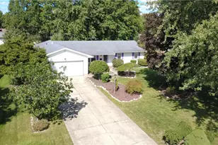 144 Runnemede Dr, Youngstown, OH 44512 - Photo 2