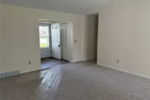 459 Hampton Dr, Elyria, OH 44035 - Photo 12