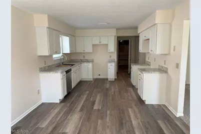 459 Hampton Drive, Elyria, OH 44035 - Photo 8