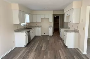 459 Hampton Dr, Elyria, OH 44035 - Photo 8