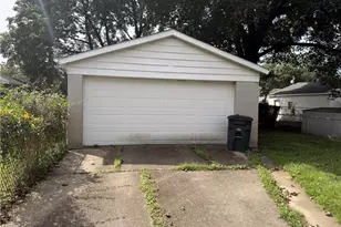 1390 Kentucky Ave, Akron, OH 44314 - Photo 6