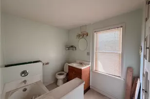 1390 Kentucky Ave, Akron, OH 44314 - Photo 16