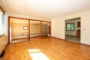 211 S Elm St, Orrville, OH 44667 - Photo 2