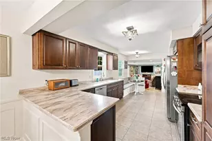 136 Illinois Cir, Elyria, OH 44035 - Photo 10