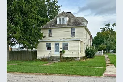 1628 W 10th Street, Ashtabula, OH 44004 - Photo 2