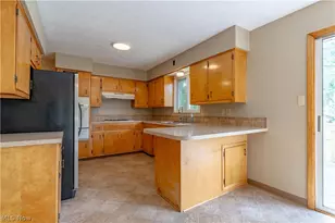 2420 Eastwood Ave, Akron, OH 44305 - Photo 10