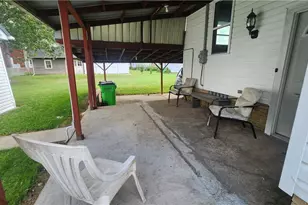 319 Franklin St, Uhrichsville, OH 44683 - Photo 8