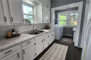 319 Franklin St, Uhrichsville, OH 44683 - Photo 12