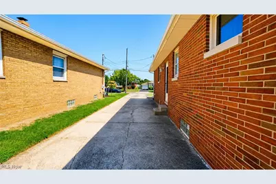 612 Ingalls Road, Akron, OH 44312 - Photo 30