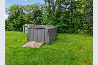 1727 E 49th Street, Ashtabula, OH 44004 - Photo 4