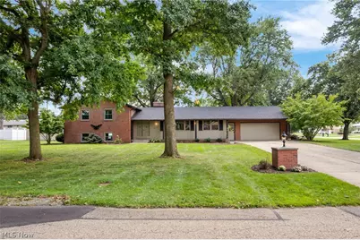 1212 Buena Vista Street NE, Canton, OH 44714 - Photo 2
